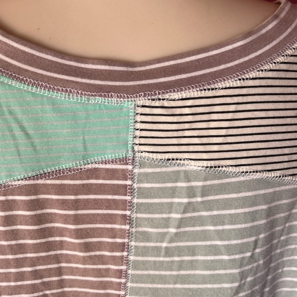 Like new White Birch oversized top - Picture 7 of 13